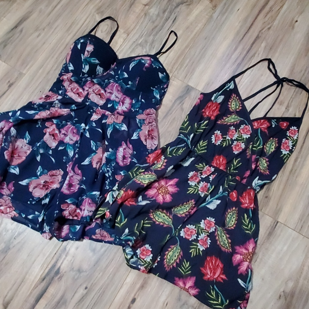 2 Rompers
